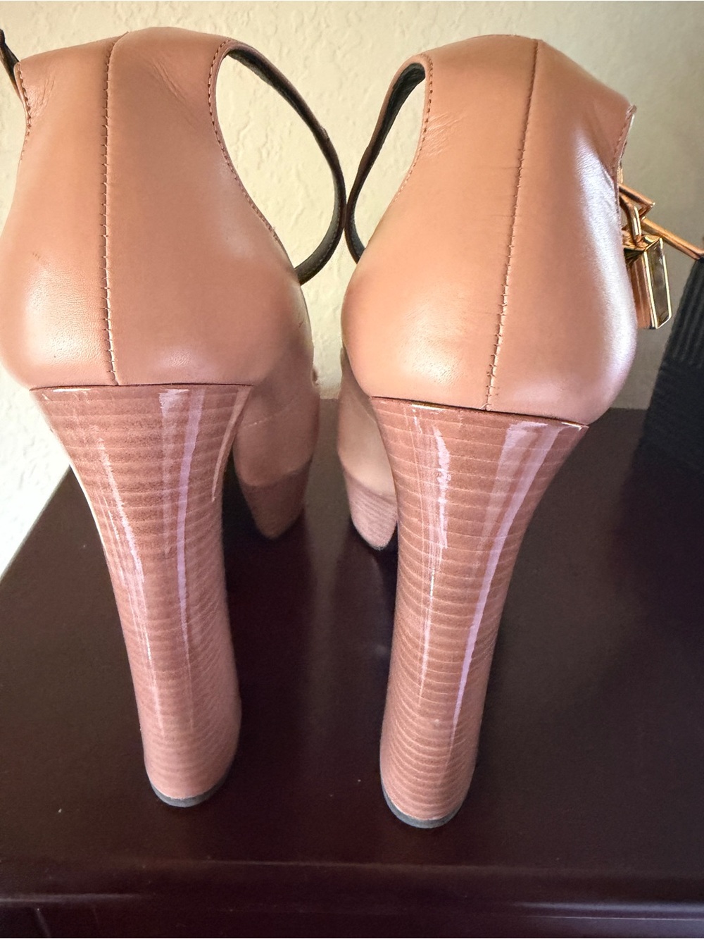 Tom Ford Nude Beige Leather Peep-Toe Platform Heels with Gold Padlock - Picture 6 of 10